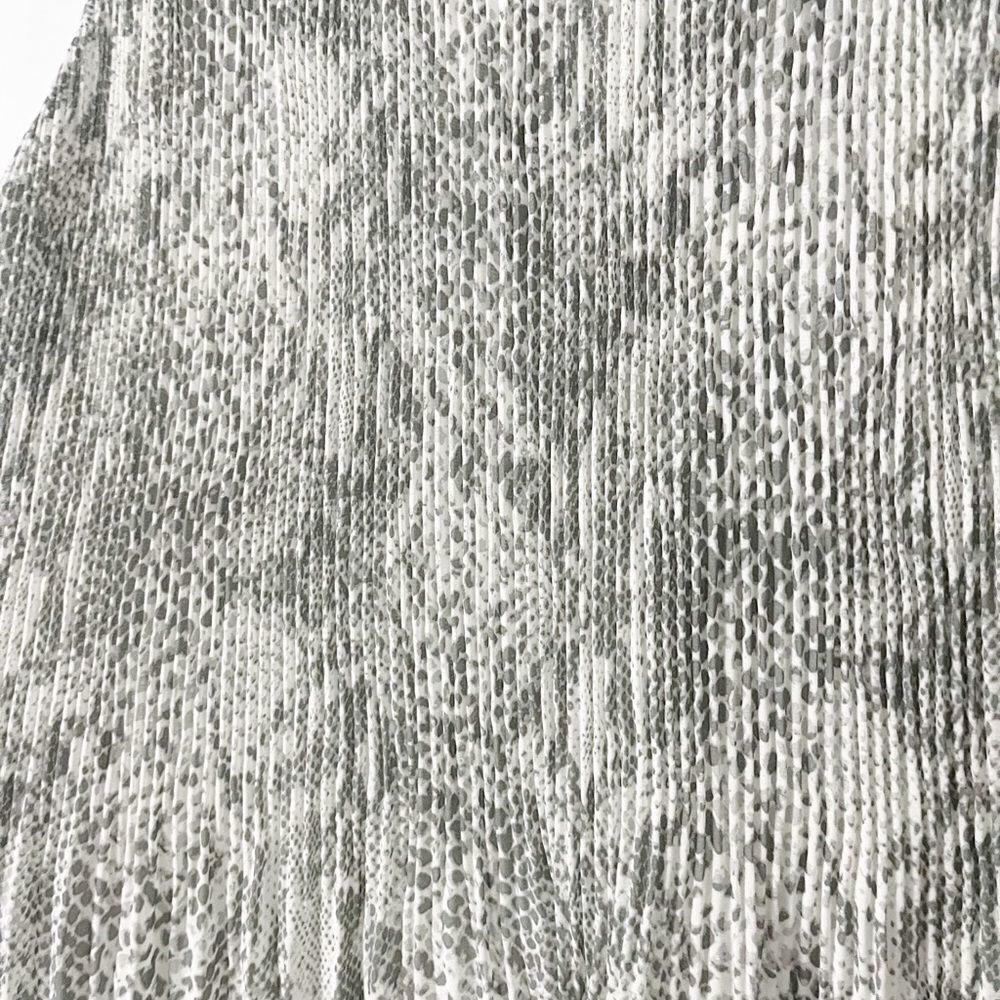 Time and Tru Sleeveless Gray & White Pleated Top Animal Print Sz S - Picture 3 of 6